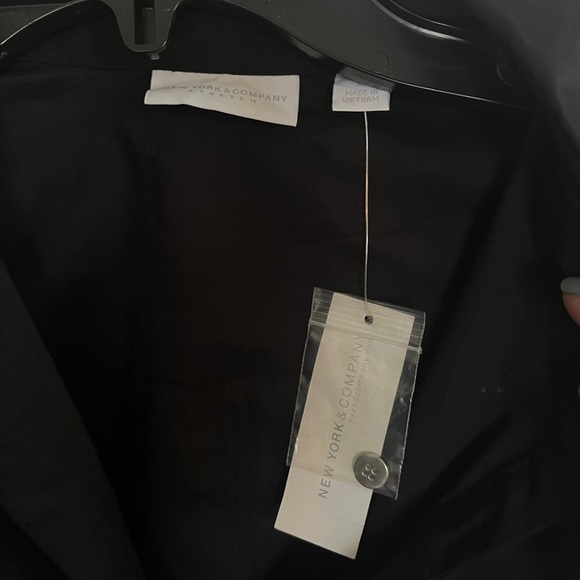 New York & Co NWT Black Ruched M Button Down Blouse - Picture 2 of 7